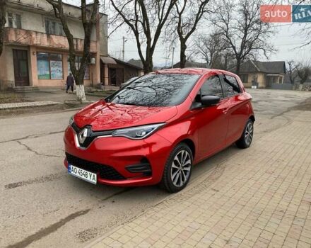 Красный Рено Зое, объемом двигателя 0 л и пробегом 66 тыс. км за 12800 $, фото 1 на Automoto.ua
