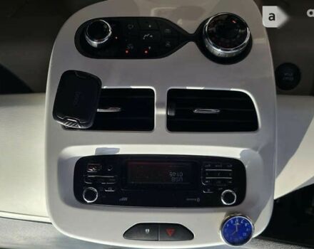 Рено Зое, об'ємом двигуна 0 л та пробігом 116 тис. км за 13499 $, фото 14 на Automoto.ua