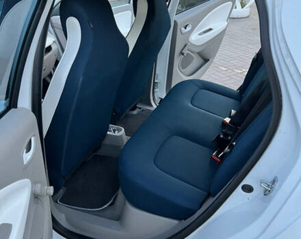 Рено Зое, объемом двигателя 0 л и пробегом 83 тыс. км за 6200 $, фото 16 на Automoto.ua