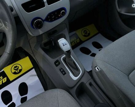 Рено Зое, объемом двигателя 0 л и пробегом 113 тыс. км за 6800 $, фото 12 на Automoto.ua