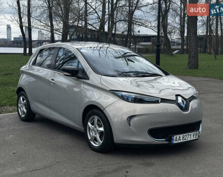 Рено Зое, объемом двигателя 0 л и пробегом 61 тыс. км за 7600 $, фото 1 на Automoto.ua