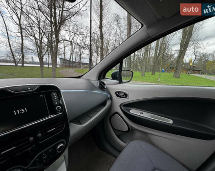 Рено Зое, объемом двигателя 0 л и пробегом 61 тыс. км за 7600 $, фото 19 на Automoto.ua