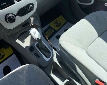 Рено Зое 2013 в Мукачево на Automoto.ua Рено Зое, объемом двигателя 0 л и пробегом 113 тыс. км за 6990 $, фото 19 на Automoto.ua