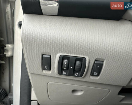 Рено Зое, объемом двигателя 0 л и пробегом 100 тыс. км за 6750 $, фото 9 на Automoto.ua