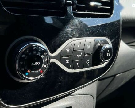 Рено Зое, объемом двигателя 0 л и пробегом 143 тыс. км за 8999 $, фото 18 на Automoto.ua