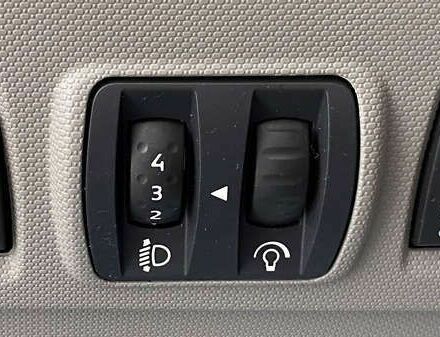 Рено Зое, объемом двигателя 0 л и пробегом 142 тыс. км за 8950 $, фото 7 на Automoto.ua