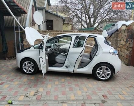 Рено Зое, объемом двигателя 0 л и пробегом 136 тыс. км за 9500 $, фото 10 на Automoto.ua