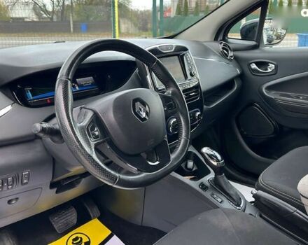 Рено Зое, объемом двигателя 0 л и пробегом 140 тыс. км за 8900 $, фото 6 на Automoto.ua