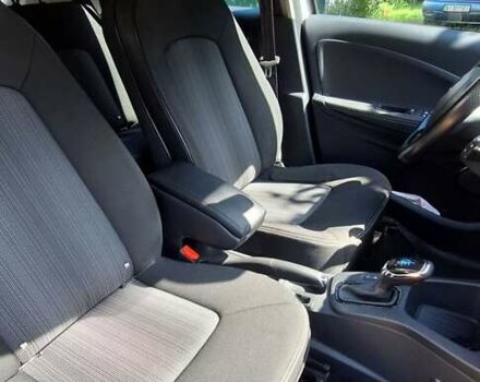 Рено Зое, объемом двигателя 0 л и пробегом 141 тыс. км за 9900 $, фото 18 на Automoto.ua
