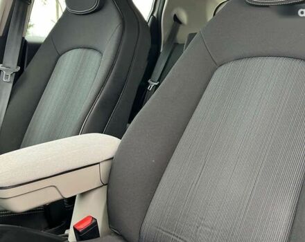 Рено Зое, объемом двигателя 0 л и пробегом 140 тыс. км за 8900 $, фото 17 на Automoto.ua