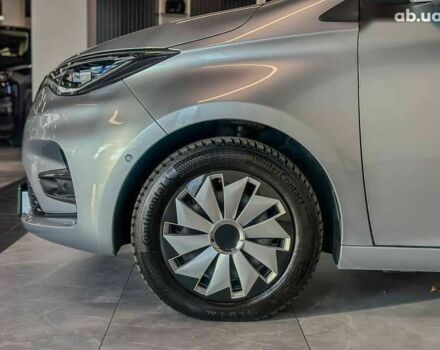 Рено Зое, объемом двигателя 0 л и пробегом 124 тыс. км за 11200 $, фото 5 на Automoto.ua