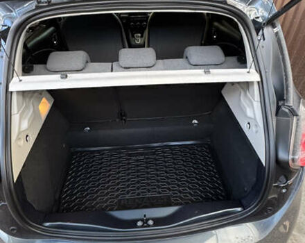 Рено Зое, объемом двигателя 0 л и пробегом 46 тыс. км за 13200 $, фото 8 на Automoto.ua