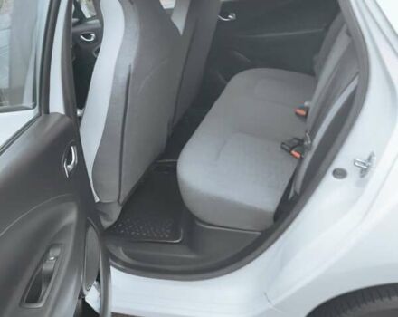 Рено Зое, об'ємом двигуна 0 л та пробігом 71 тис. км за 12600 $, фото 16 на Automoto.ua