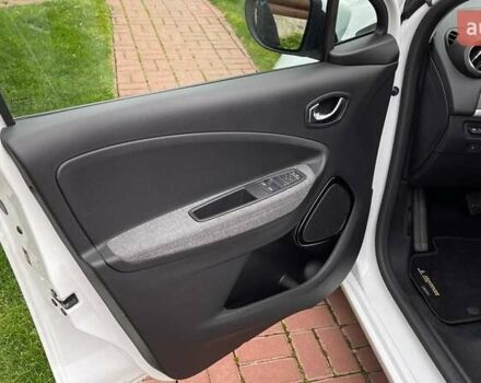 Рено Зое, объемом двигателя 0 л и пробегом 123 тыс. км за 11700 $, фото 22 на Automoto.ua