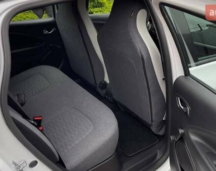 Рено Зое, объемом двигателя 0 л и пробегом 123 тыс. км за 11700 $, фото 18 на Automoto.ua