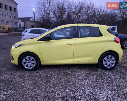 Желтый Рено Зое, объемом двигателя 0 л и пробегом 16 тыс. км за 11200 $, фото 1 на Automoto.ua