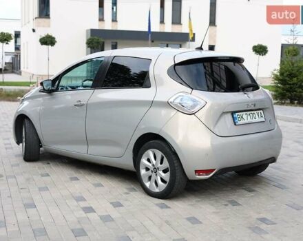 Серый Рено Зое, объемом двигателя 0 л и пробегом 191 тыс. км за 6400 $, фото 3 на Automoto.ua