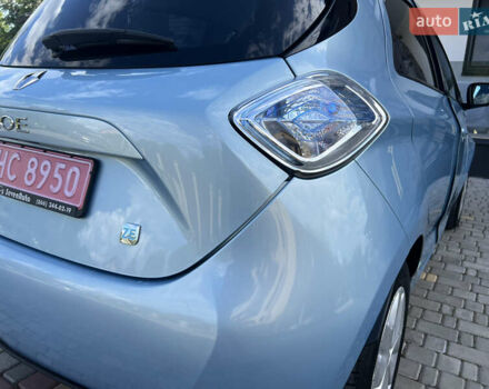 Серый Рено Зое, объемом двигателя 0 л и пробегом 150 тыс. км за 6100 $, фото 75 на Automoto.ua
