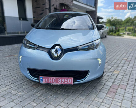 Серый Рено Зое, объемом двигателя 0 л и пробегом 150 тыс. км за 6100 $, фото 11 на Automoto.ua