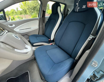 Серый Рено Зое, объемом двигателя 0 л и пробегом 150 тыс. км за 6100 $, фото 41 на Automoto.ua