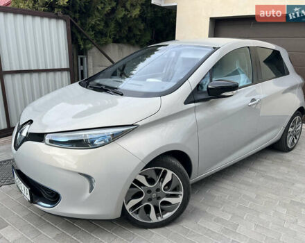 Серый Рено Зое, объемом двигателя 0 л и пробегом 170 тыс. км за 6900 $, фото 6 на Automoto.ua