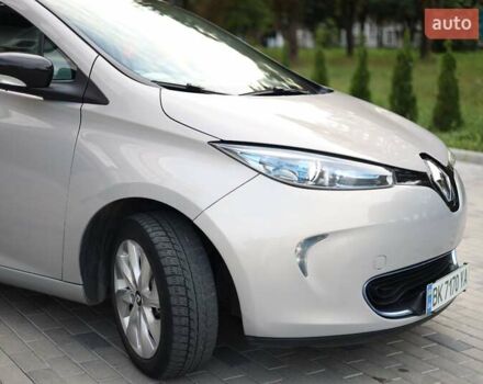 Серый Рено Зое, объемом двигателя 0 л и пробегом 191 тыс. км за 6400 $, фото 12 на Automoto.ua
