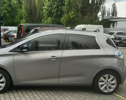 Серый Рено Зое, объемом двигателя 0 л и пробегом 185 тыс. км за 5800 $, фото 3 на Automoto.ua