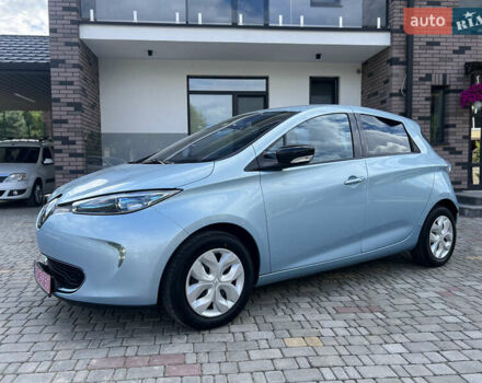 Серый Рено Зое, объемом двигателя 0 л и пробегом 150 тыс. км за 6100 $, фото 6 на Automoto.ua