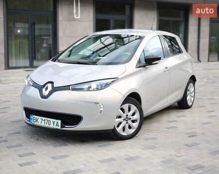 Серый Рено Зое, объемом двигателя 0 л и пробегом 191 тыс. км за 6400 $, фото 9 на Automoto.ua