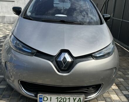 Серый Рено Зое, объемом двигателя 0 л и пробегом 200 тыс. км за 6300 $, фото 4 на Automoto.ua