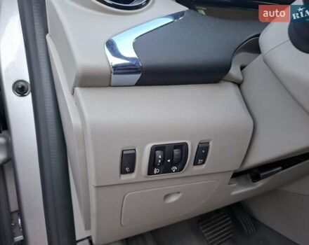 Серый Рено Зое, объемом двигателя 0 л и пробегом 52 тыс. км за 6800 $, фото 25 на Automoto.ua