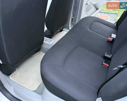 Серый Рено Зое, объемом двигателя 0 л и пробегом 99 тыс. км за 6200 $, фото 41 на Automoto.ua