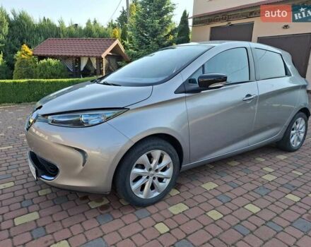 Серый Рено Зое, объемом двигателя 0 л и пробегом 52 тыс. км за 6800 $, фото 2 на Automoto.ua
