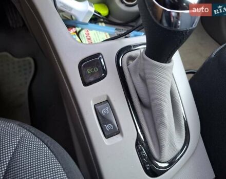 Серый Рено Зое, объемом двигателя 0 л и пробегом 52 тыс. км за 6800 $, фото 27 на Automoto.ua