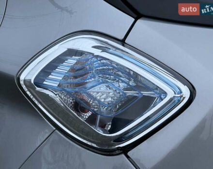 Серый Рено Зое, объемом двигателя 0 л и пробегом 99 тыс. км за 6200 $, фото 20 на Automoto.ua