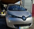 Серый Рено Зое, объемом двигателя 0 л и пробегом 102 тыс. км за 8200 $, фото 1 на Automoto.ua