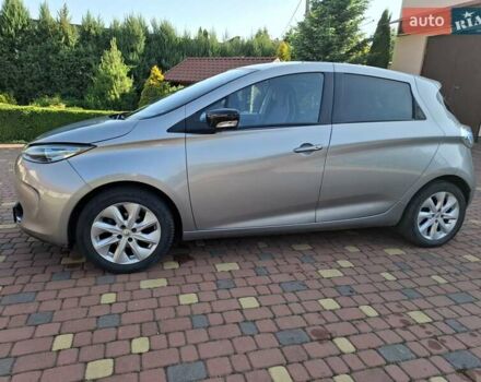 Серый Рено Зое, объемом двигателя 0 л и пробегом 52 тыс. км за 6800 $, фото 4 на Automoto.ua