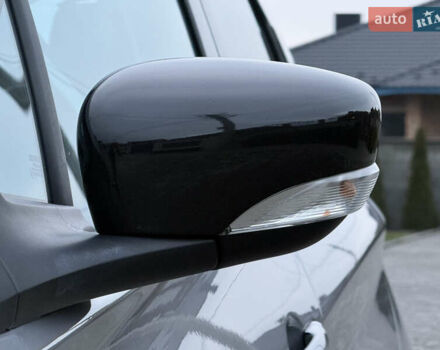 Серый Рено Зое, объемом двигателя 0 л и пробегом 99 тыс. км за 6200 $, фото 10 на Automoto.ua