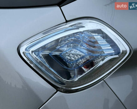 Серый Рено Зое, объемом двигателя 0 л и пробегом 99 тыс. км за 6200 $, фото 19 на Automoto.ua