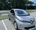 Серый Рено Зое, объемом двигателя 0 л и пробегом 131 тыс. км за 7100 $, фото 2 на Automoto.ua
