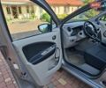 Серый Рено Зое, объемом двигателя 0 л и пробегом 52 тыс. км за 6800 $, фото 24 на Automoto.ua