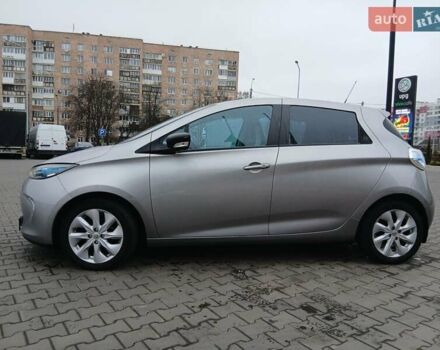 Серый Рено Зое, объемом двигателя 0 л и пробегом 88 тыс. км за 6500 $, фото 3 на Automoto.ua