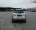 Серый Рено Зое, объемом двигателя 0 л и пробегом 88 тыс. км за 6500 $, фото 5 на Automoto.ua