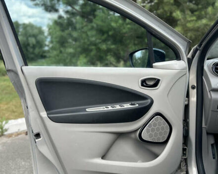 Сірий Рено Зое, об'ємом двигуна 0 л та пробігом 150 тис. км за 5990 $, фото 8 на Automoto.ua