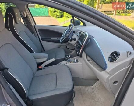 Серый Рено Зое, объемом двигателя 0 л и пробегом 52 тыс. км за 6800 $, фото 12 на Automoto.ua