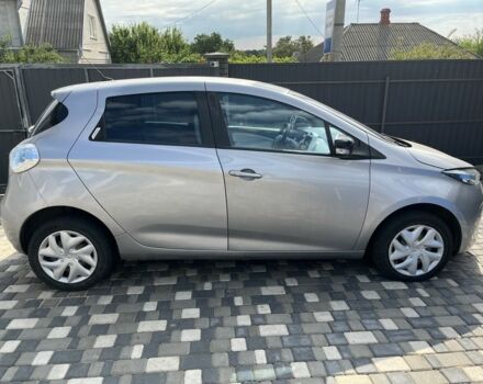 Серый Рено Зое, объемом двигателя 0 л и пробегом 200 тыс. км за 6300 $, фото 5 на Automoto.ua