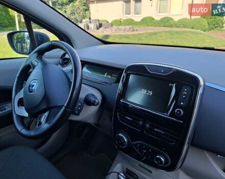 Серый Рено Зое, объемом двигателя 0 л и пробегом 52 тыс. км за 6800 $, фото 16 на Automoto.ua