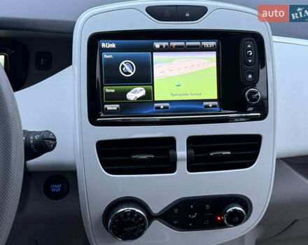 Серый Рено Зое, объемом двигателя 0 л и пробегом 99 тыс. км за 6200 $, фото 31 на Automoto.ua