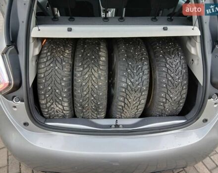 Сірий Рено Зое, об'ємом двигуна 0 л та пробігом 88 тис. км за 5950 $, фото 13 на Automoto.ua