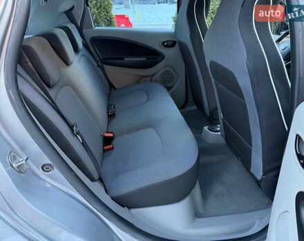 Серый Рено Зое, объемом двигателя 0 л и пробегом 52 тыс. км за 7200 $, фото 11 на Automoto.ua